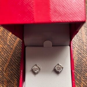 diamond stud earrings. 14K white gold round-cut (1-1/4 ct diamonds